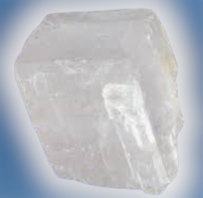Pedra mineral translúcida com textura lisa