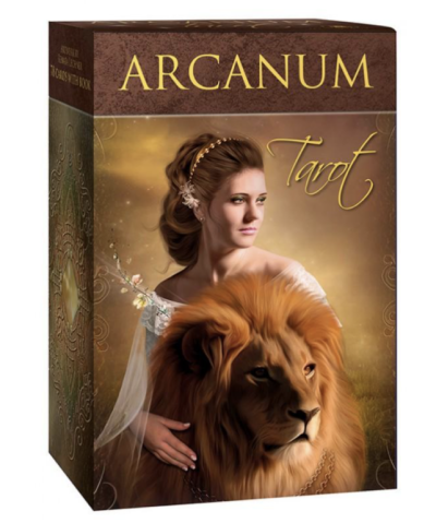 Caixa de baralho de tarot ARCANUM com imagem de mulher e leão