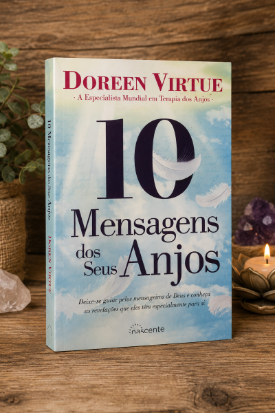 Livro 10 Mensagens dos Seus Anjos de Doreen Virtue com capa azul clara e penas brancas sobre mesa de madeira