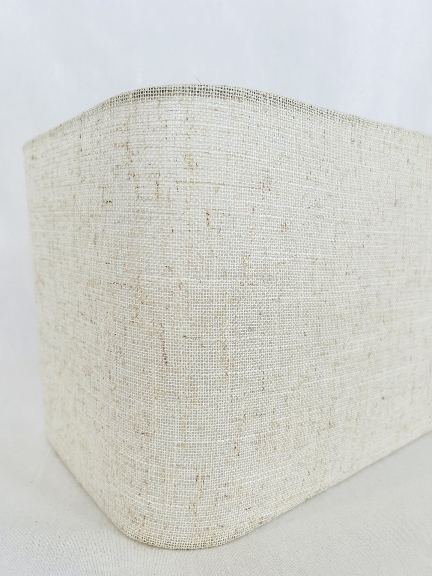 ABR352020Indie Abajur retangular com abat-jour bege claro em tecido de linho