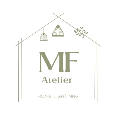 Logótipo MF Atelier decorado com lâmpadas e folhas