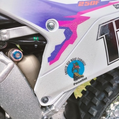 https://www.mfour.pt/product/kit-adesivos-grip-yamaha-yz250f-2024-2026
