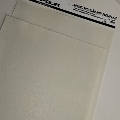 Adesivo protecção anti-derrapante branco texturizado da marca IMPOLUX