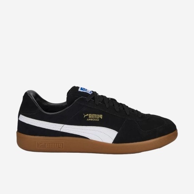 Ténis Puma preto com detalhe branco na lateral e sola castanha