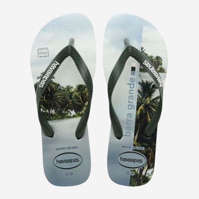 Chinelos Havaianas com estampas de palmeiras, mar e texto