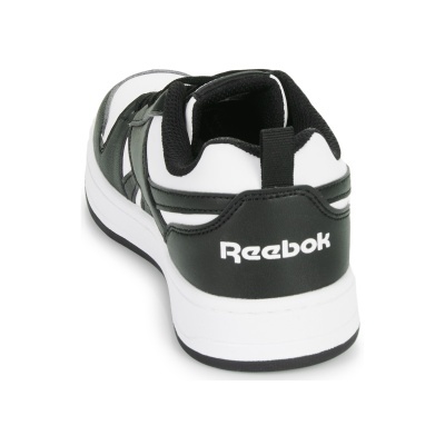 Tênis Reebok preto e branco visto pela parte de trás