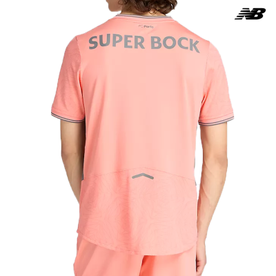 T-shirt desportiva cor-de-rosa com texto SUPER BOCK nas costas