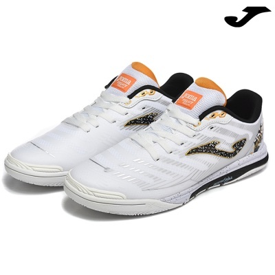 Par de ténis desportivos Joma brancos com detalhes em preto e laranja