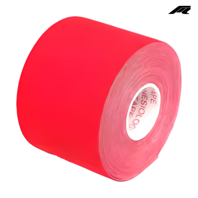 Rolo de fita adesiva vermelha com impressão interior e logo preto no canto