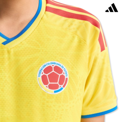 Camisola de futebol amarela com emblema da FEDERACION COLOMBIANA DE FUTBOL e logo adidas