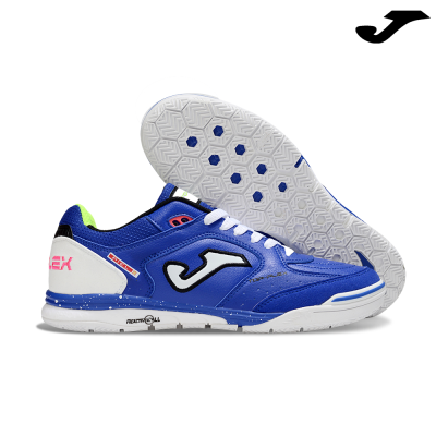 Ténis desportivos azuis com sola branca e detalhes coloridos