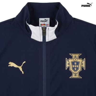 Casaco desportivo azul escuro com fecho e símbolos Puma e F.P.F.