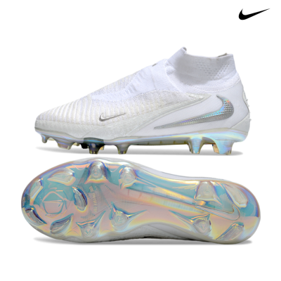Chuteiras de futebol Nike brancas com detalhes prateados e sola iridescente