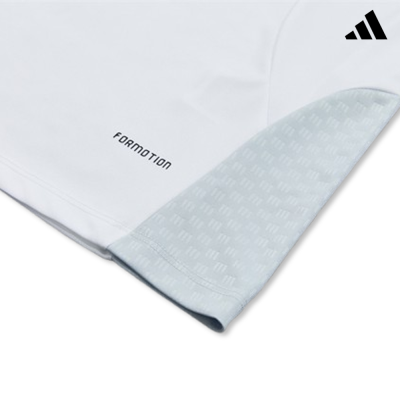 Manga de camisola branca com detalhe cinza claro e texto FORMATION