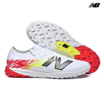 Ténis desporto New Balance branco com padrão vermelho e amarelo e sola vermelha e amarela