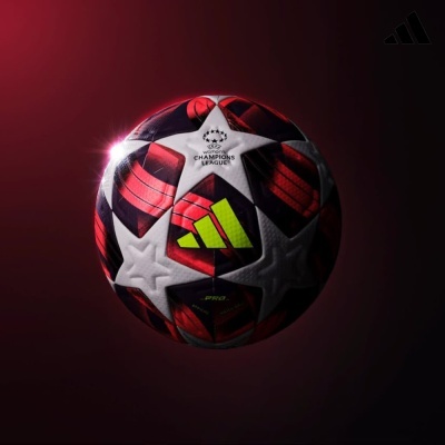 Bola de futebol Adidas Womens Champions League com padrão de estrelas e cores vermelha e branca