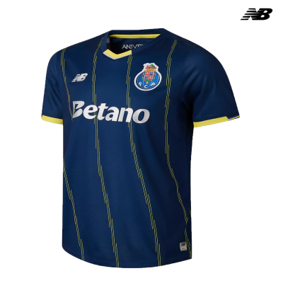 T-shirt desportiva azul escura com riscas amarelas e logótipos FC Porto e New Balance