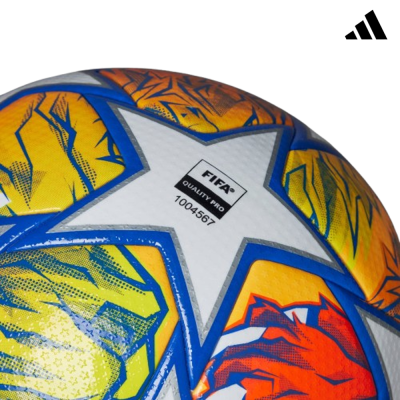 Bola de futebol colorida com texto FIFA QUALITY PRO e logótipo Adidas