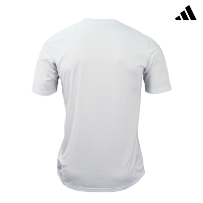 T-shirt branca Adidas de manga curta vista por trás