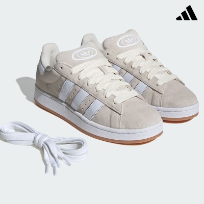 Sapatilhas Adidas camurça bege com faixas brancas e sola castanha