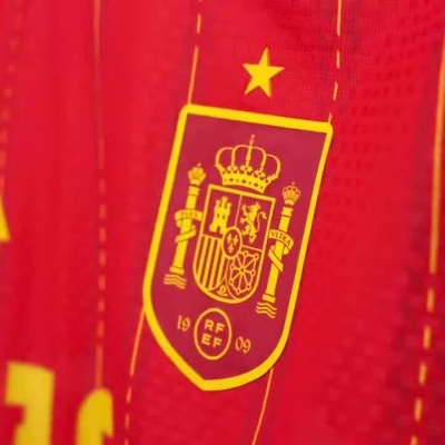 Detalhes da camisola oficial da seleção espanhola de futebol