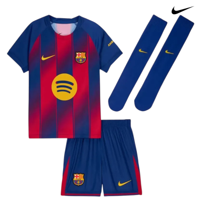 Conjunto de futebol azul e vermelho do FC Barcelona com logótipos Nike e emblema do clube