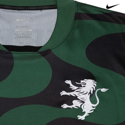 Camisola desportiva Nike preto e verde com leão bordado