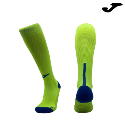 Meias desportivas verdes fluorescentes com detalhes em azul escuro