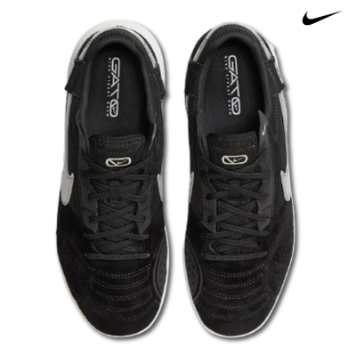 Par de sapatilhas desportivas Nike Gato preto e cinzento vistas de cima