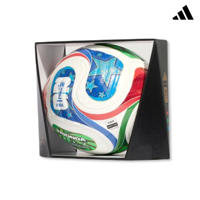 Bola de futebol Adidas branca com detalhes coloridos em embalagem preta e transparente