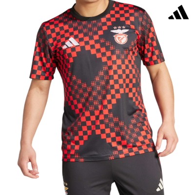 T-shirt desportiva xadrez vermelho e preto com escudo e logótipos Adidas