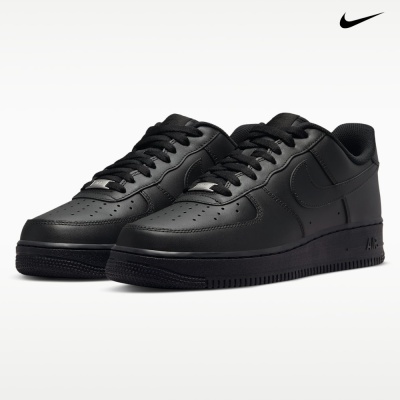 Sapatilhas Nike Air Force 1 pretas em couro sobre fundo branco