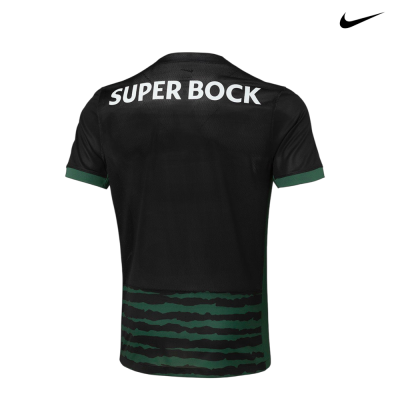 Camisola desportiva preta com detalhes verdes e texto SUPER BOCK nas costas