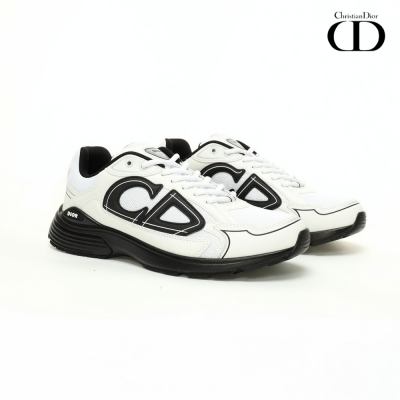 Sapatilhas Christian Dior brancas e pretas com detalhes CD e sola preta