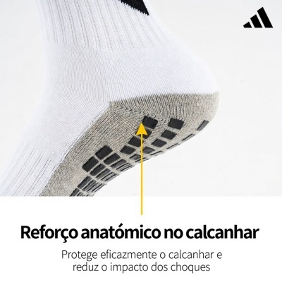 Meia branca com reforço cinza e antiderrapante preto no calcanhar e sola, texto explicativo