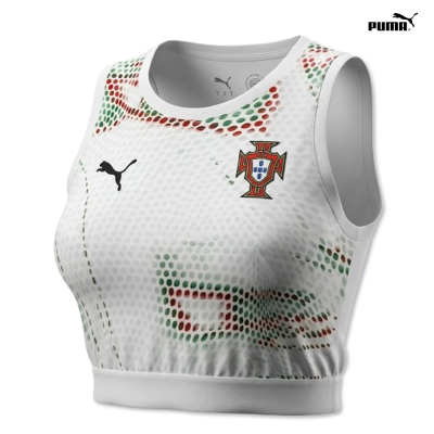 Top desportivo feminino branco com padrões coloridos e logótipos Puma e Federação Portuguesa de Futebol
