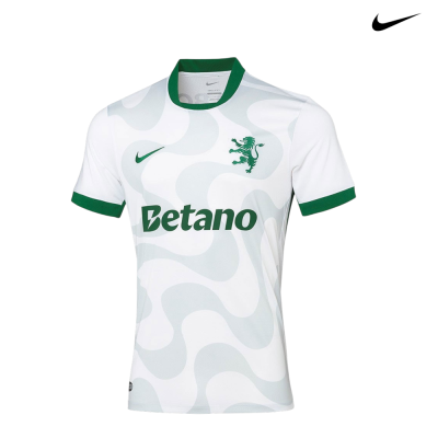 Camisola de futebol branca com padrões ondulados cinzento claro e detalhes verdes.
