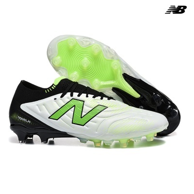 Chuteiras de futebol New Balance Tekela branco com verde fluorescente e preto