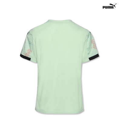 T-shirt desportiva verde-água com padrão pixelizado e punhos pretos