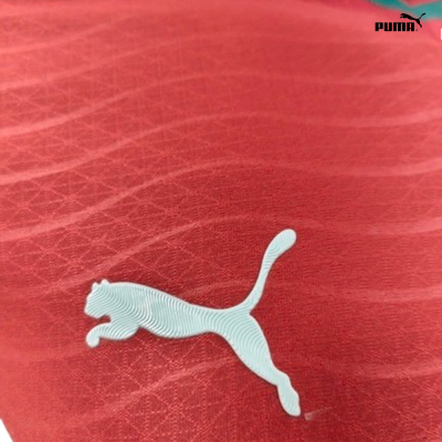 Tecido vermelho com logótipo branco PUMA