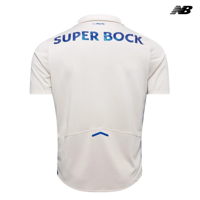 Camisola de futebol branca FC Porto vista das costas com texto SUPER BOCK e logótipo NB