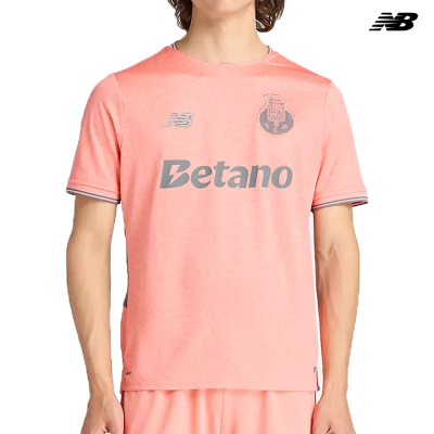 T-shirt desportiva coral com logótipos NB, FCP e Betano