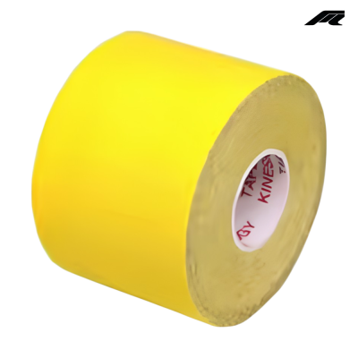 Rolo de fita adesiva amarela com texto TAPE KINES no núcleo