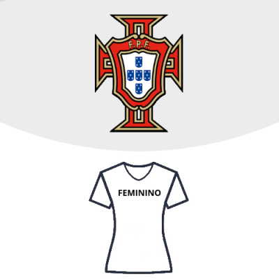 T-shirt branca com texto FEMININO e emblema F.P.F.