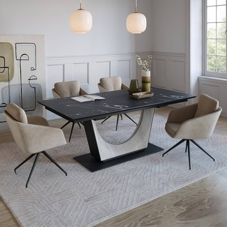 Mesa de Jantar Cácio Table Concept - T04 Conjunto de sala de jantar com mesa preta e cadeiras bege em ambiente claro