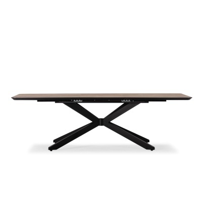 Mesa de centro retangular com tampo em madeira e base em metal preto