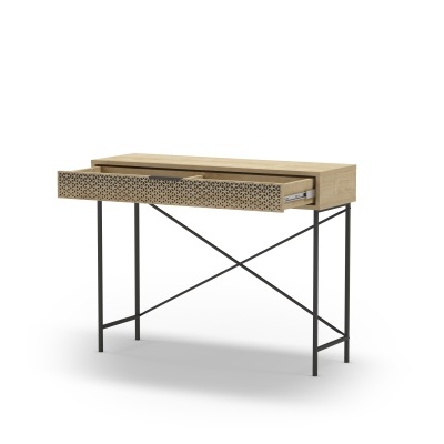 Secretária de madeira clara com gaveta decorada e pernas metálicas pretas