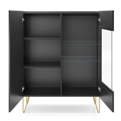 Armário preto com prateleiras, pernas douradas e espelho na porta direita