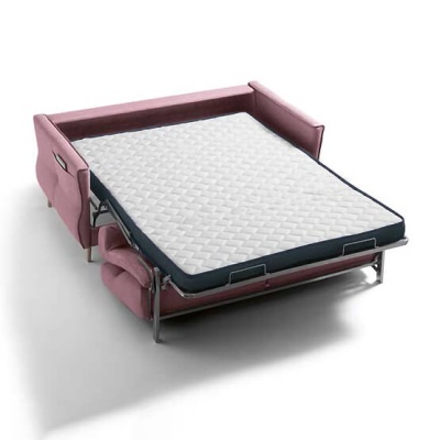 Sofá cama rosa com colchão branco e padrão acolchoado