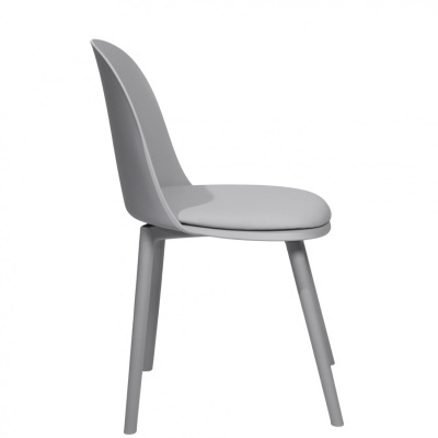 Cadeira cinza moderna com assento almofadado e pernas lisas